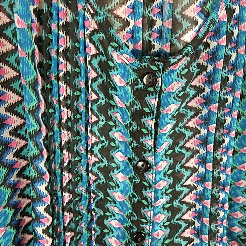 No Boundaries, Multi colored yoke neck top, 2XL - Picture 7 of 8